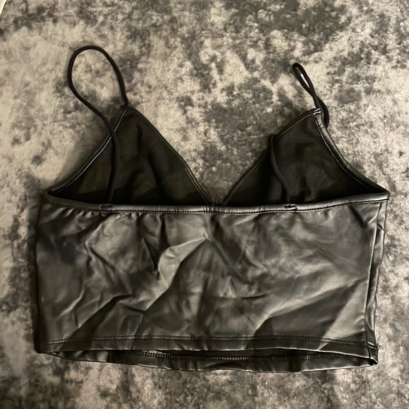Leather crop top - Picture 2 of 3